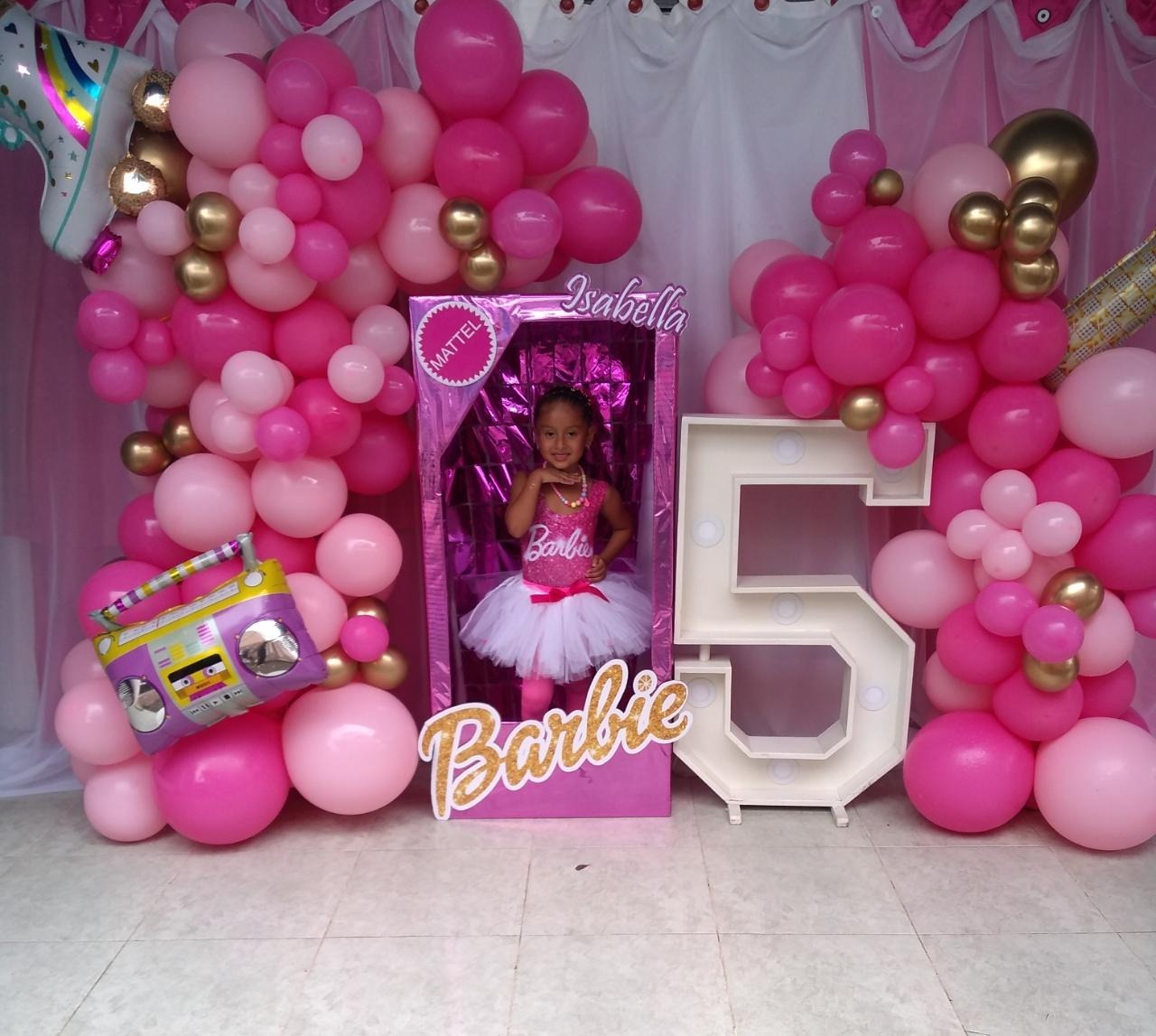 Decoraci n En Tela Velo Y Luces Incluye Marcoselfi De Barbie Con 